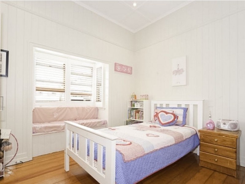 20 Dean Street, Red Hill QLD 4059