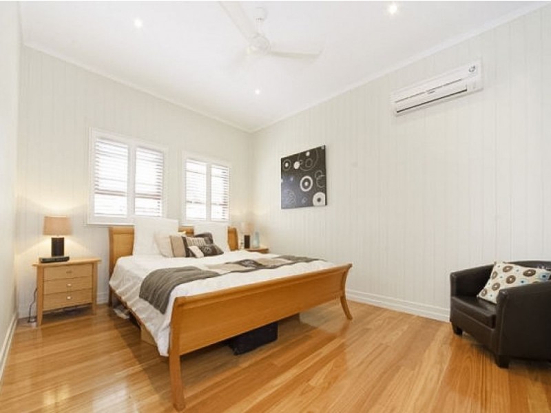 20 Dean Street, Red Hill QLD 4059