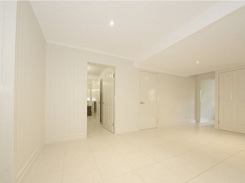 20 Dean Street, Red Hill QLD 4059