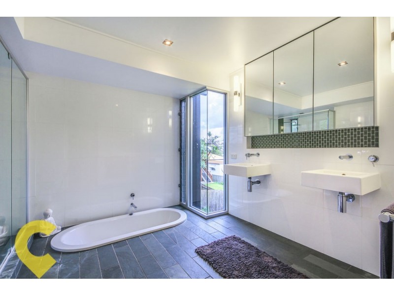 77 Gracemere Street, Newmarket QLD 4051