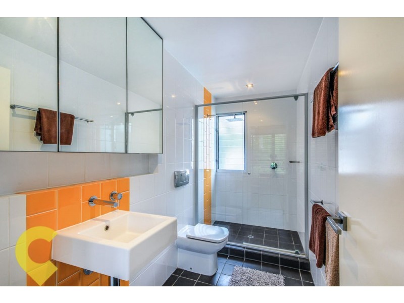 77 Gracemere Street, Newmarket QLD 4051