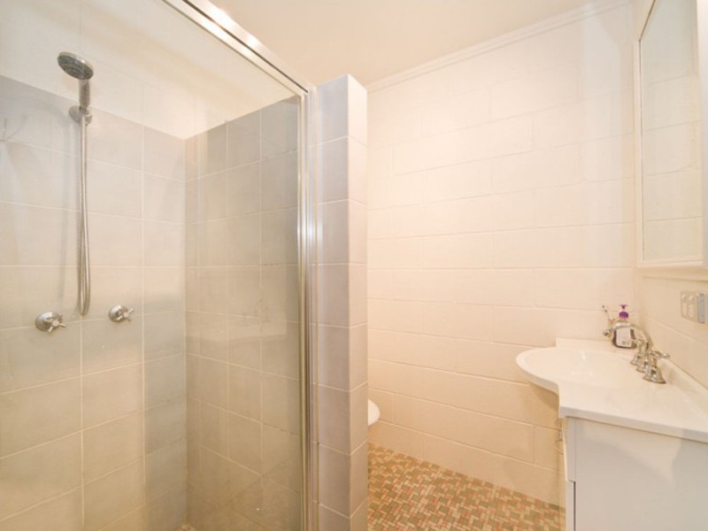 2/89 Maygar Street, Windsor QLD 4030