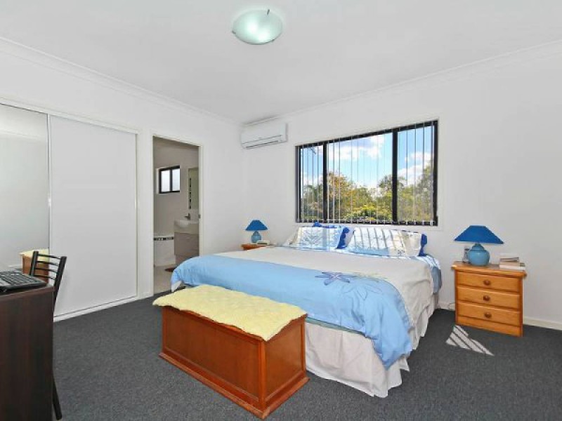 4 Pinehurst Court, Karana Downs QLD 4306