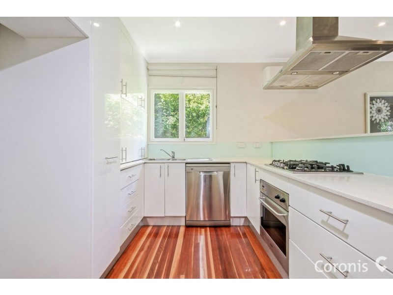 25 Dobell St, Indooroopilly QLD 4068
