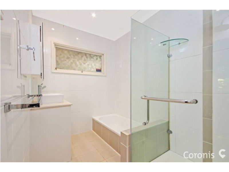 25 Dobell St, Indooroopilly QLD 4068