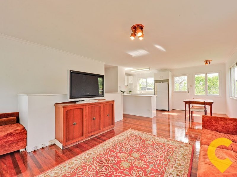 8 Gordon Road, Ferny Hills QLD 4055