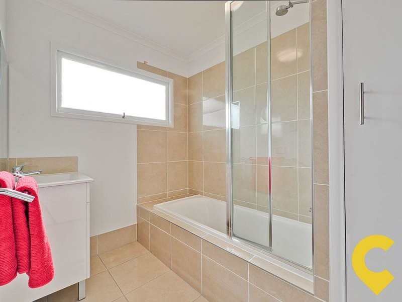 8 Gordon Road, Ferny Hills QLD 4055