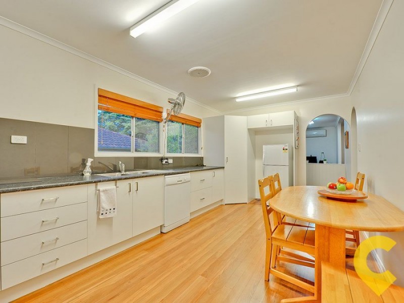 10 Minto Crescent, Arana Hills QLD 4054