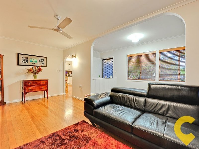 10 Minto Crescent, Arana Hills QLD 4054