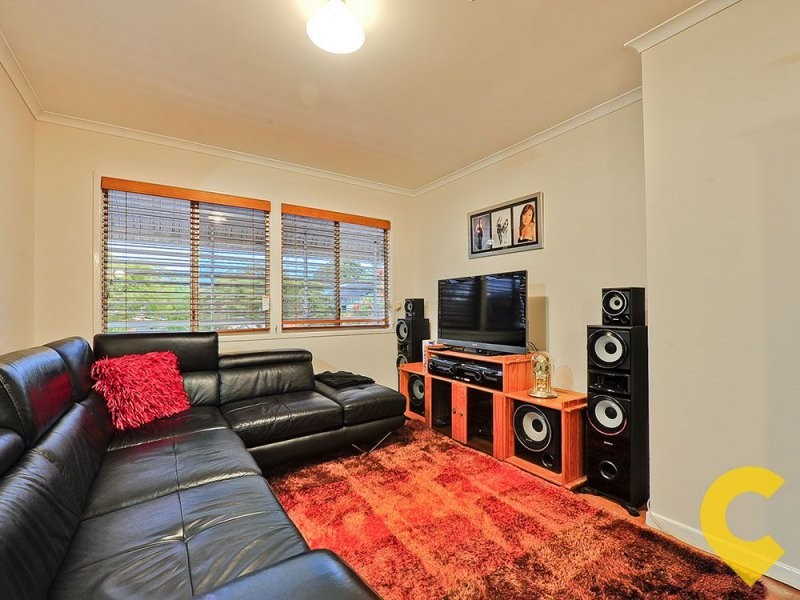 10 Minto Crescent, Arana Hills QLD 4054