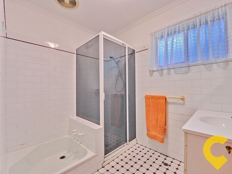 10 Minto Crescent, Arana Hills QLD 4054