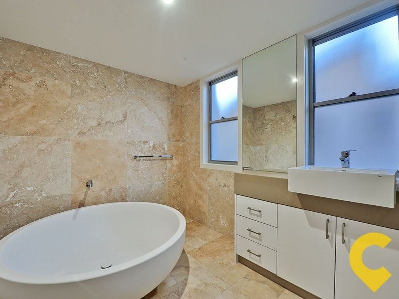 76 Crosby Road, Albion QLD 4010