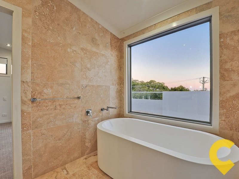 76 Crosby Road, Albion QLD 4010