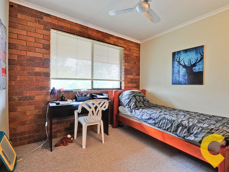 2/137 Olearia Street, Everton Hills QLD 4053