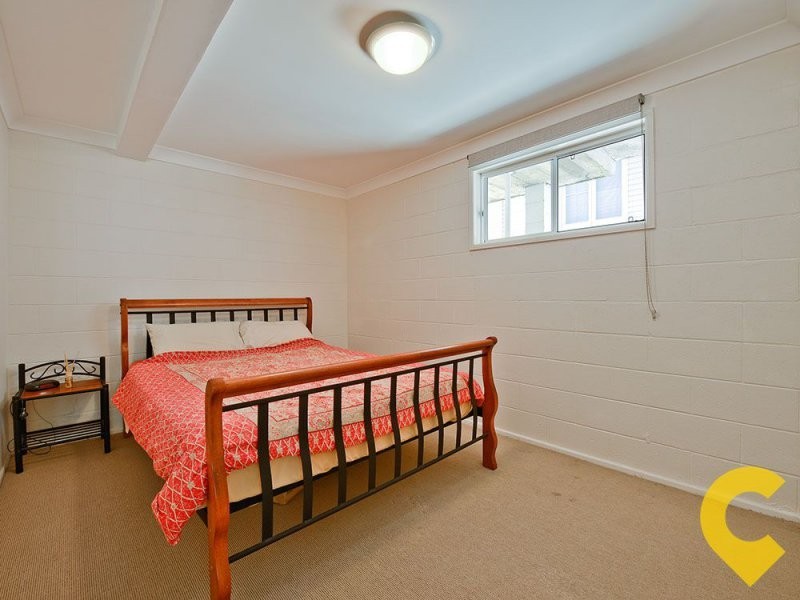 17 Iris Street, Holland Park West QLD 4121