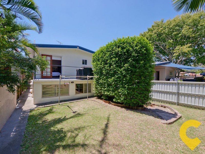 17 Iris Street, Holland Park West QLD 4121