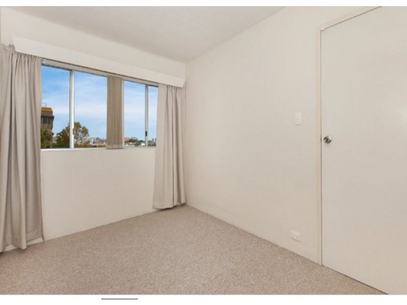 9/179 Kennigo Street, Spring Hill QLD 4000