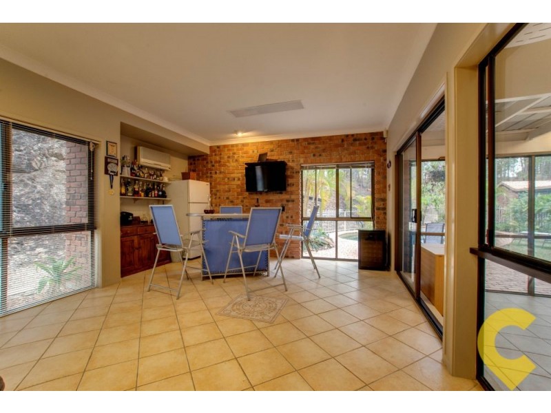 5 Lamorna Court, Ferny Hills QLD 4055