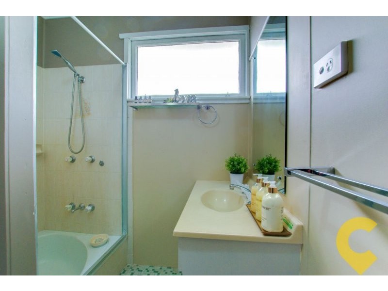 21 Yanderra Avenue, Arana Hills QLD 4054