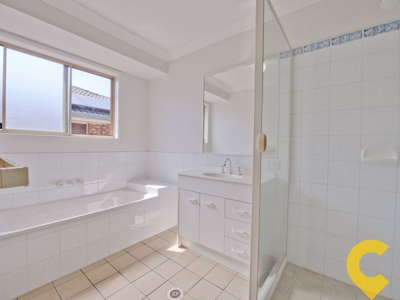 5 Warrigal Place, Arana Hills QLD 4054