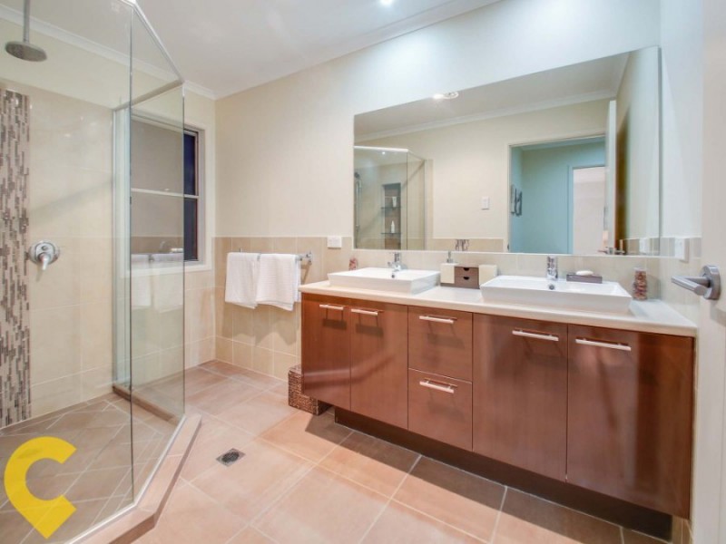 6C Hawthorne Street, Woody Point QLD 4019