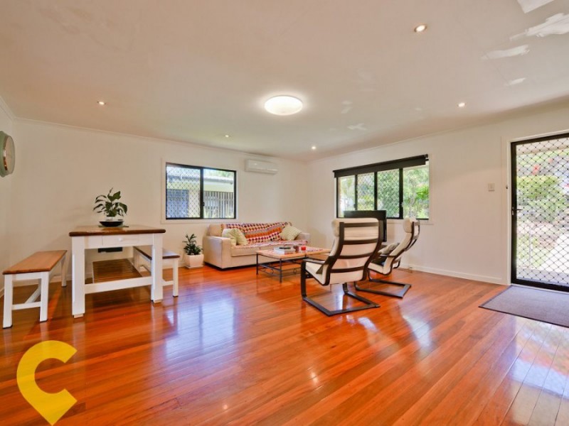 305 Kitchener Road, Stafford Heights QLD 4053