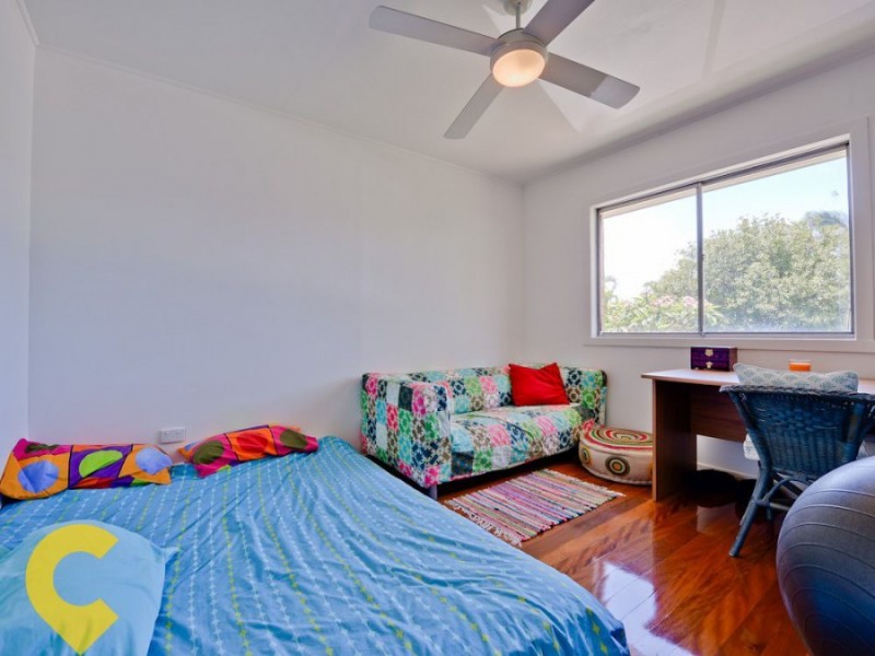 305 Kitchener Road, Stafford Heights QLD 4053