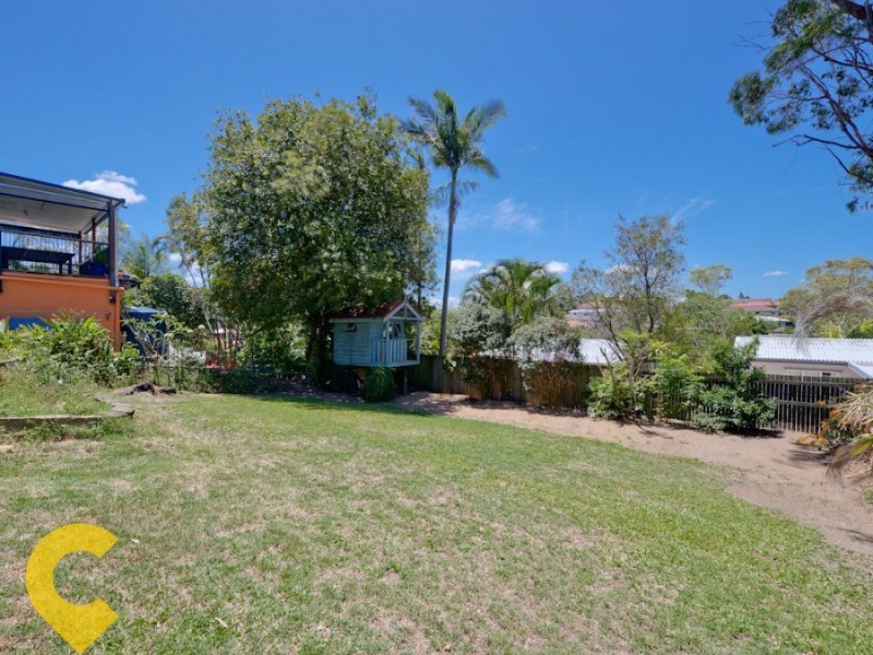 305 Kitchener Road, Stafford Heights QLD 4053