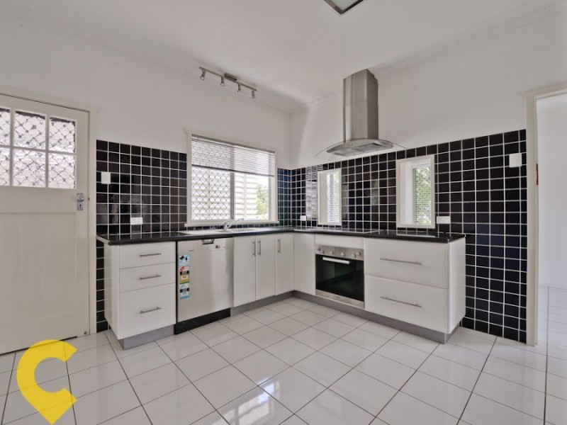 170 Macrossan Ave, Norman Park QLD 4170