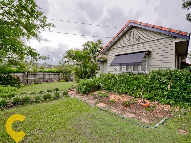 1 Almay Street, Kenmore QLD 4069