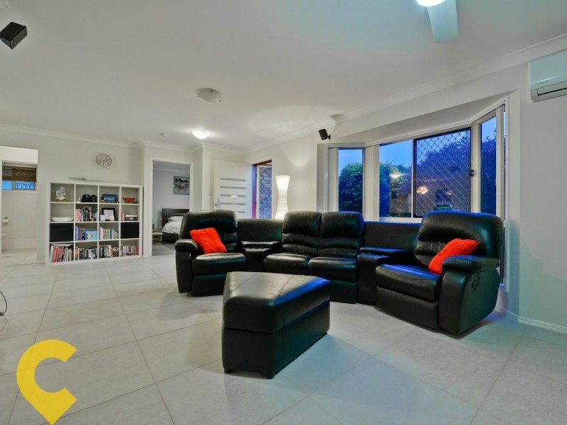 8 Glider Close, Doolandella QLD 4077