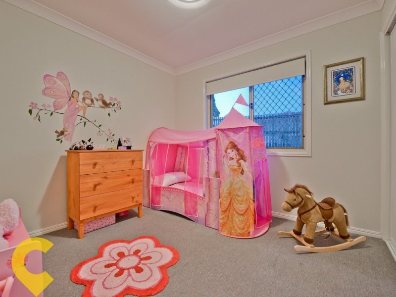 8 Glider Close, Doolandella QLD 4077