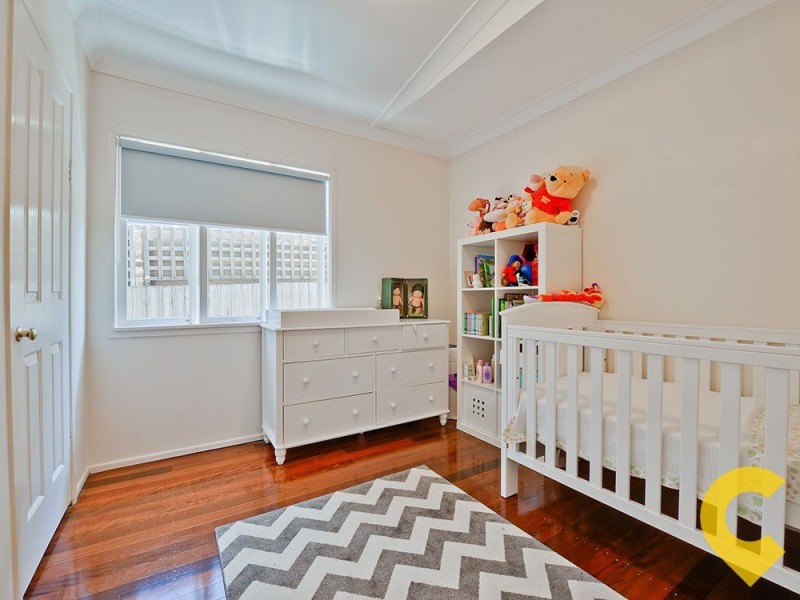 17 Iris Street, Holland Park West QLD 4121