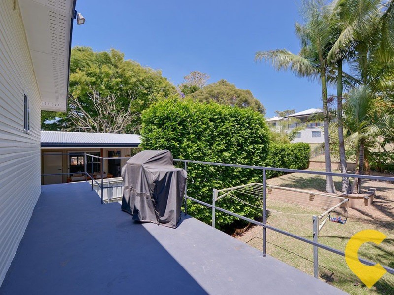 17 Iris Street, Holland Park West QLD 4121