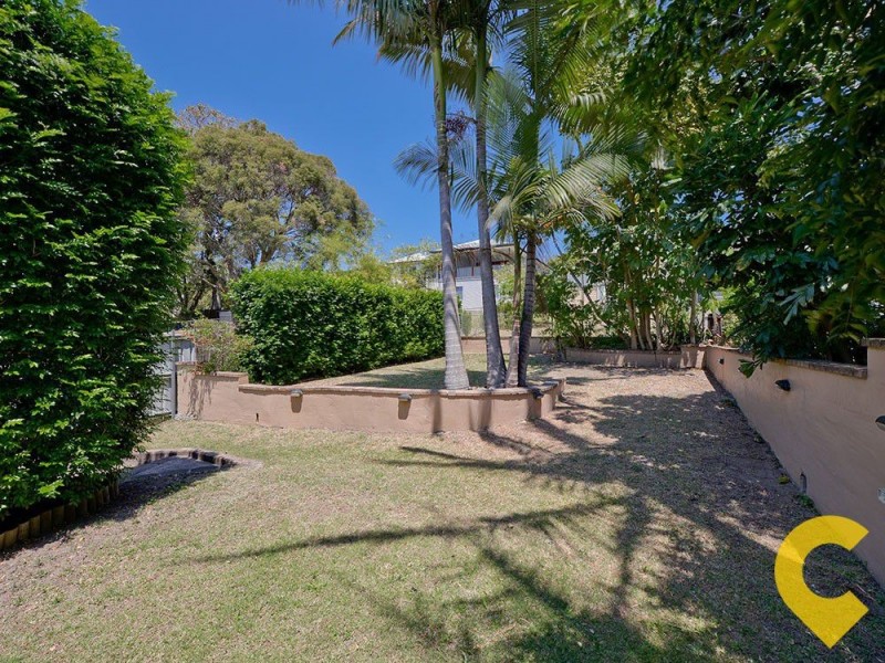17 Iris Street, Holland Park West QLD 4121