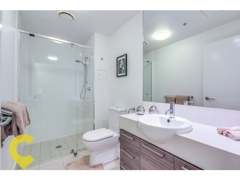 21706/8 Harbour Road, Hamilton QLD 4007