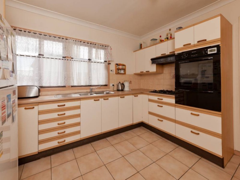 242 Blaker Road, Keperra QLD 4054