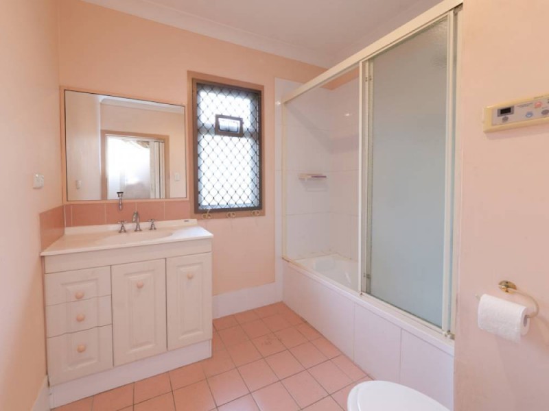 242 Blaker Road, Keperra QLD 4054