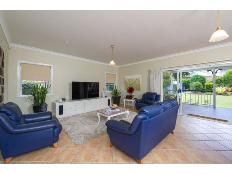 30 Heliopolis Parade, Mitchelton QLD 4053