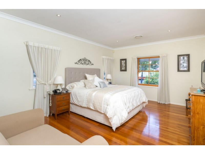 30 Heliopolis Parade, Mitchelton QLD 4053