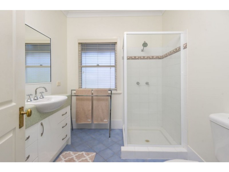 30 Heliopolis Parade, Mitchelton QLD 4053