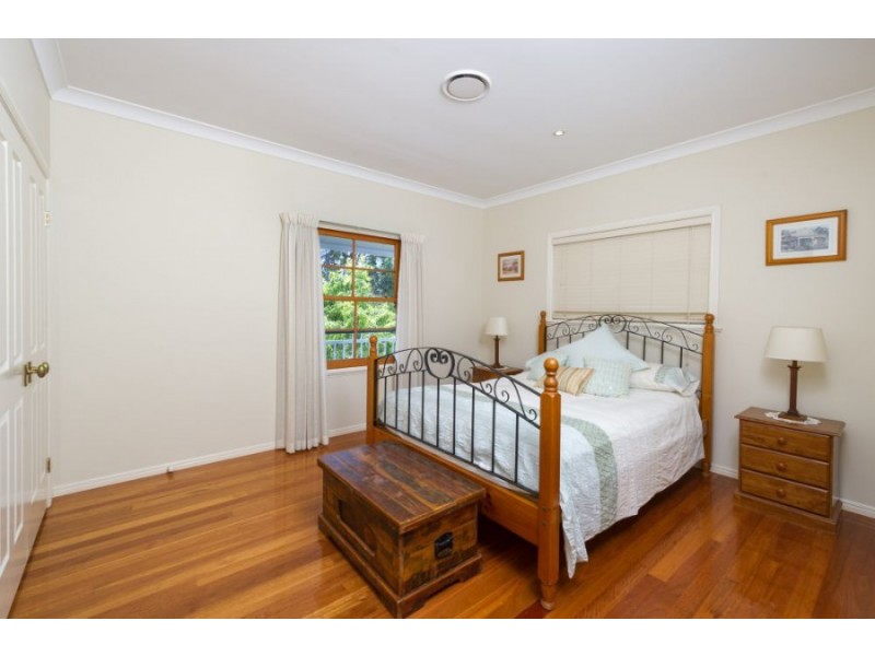 30 Heliopolis Parade, Mitchelton QLD 4053