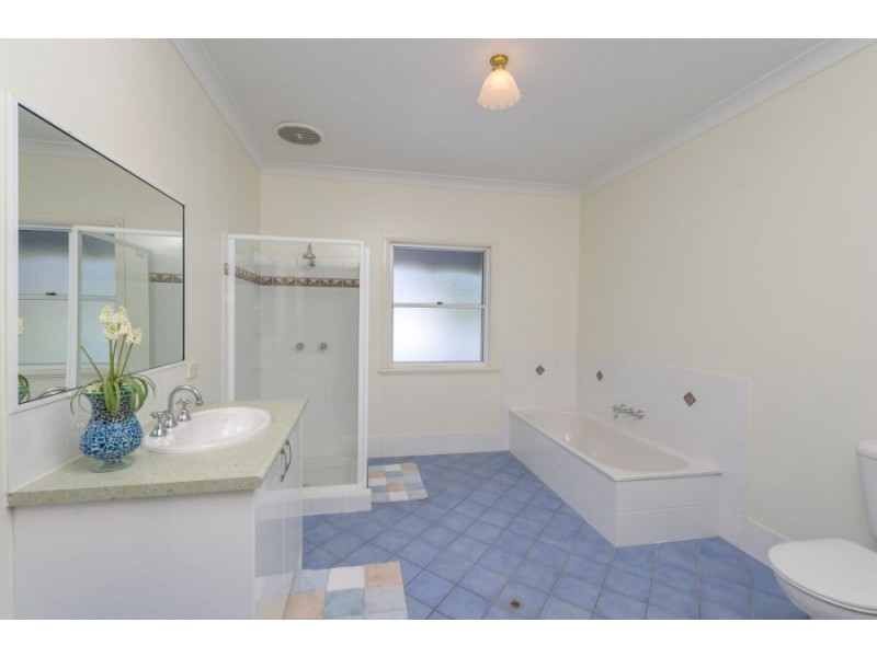 30 Heliopolis Parade, Mitchelton QLD 4053