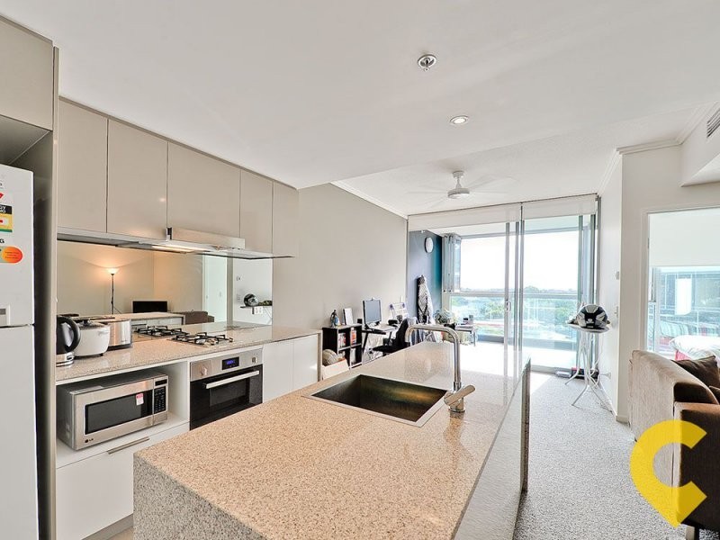 30505/2 Harbour Road, Hamilton QLD 4007