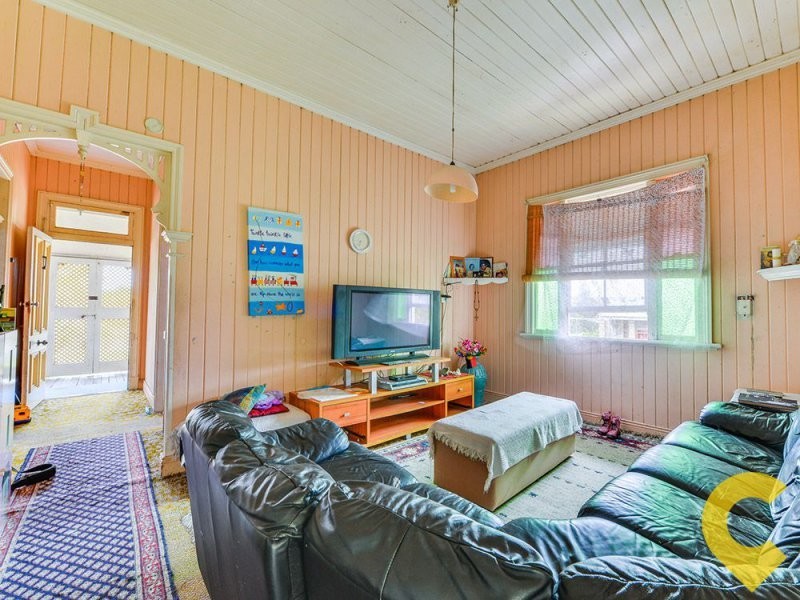 42 Grange Road, Grange QLD 4051