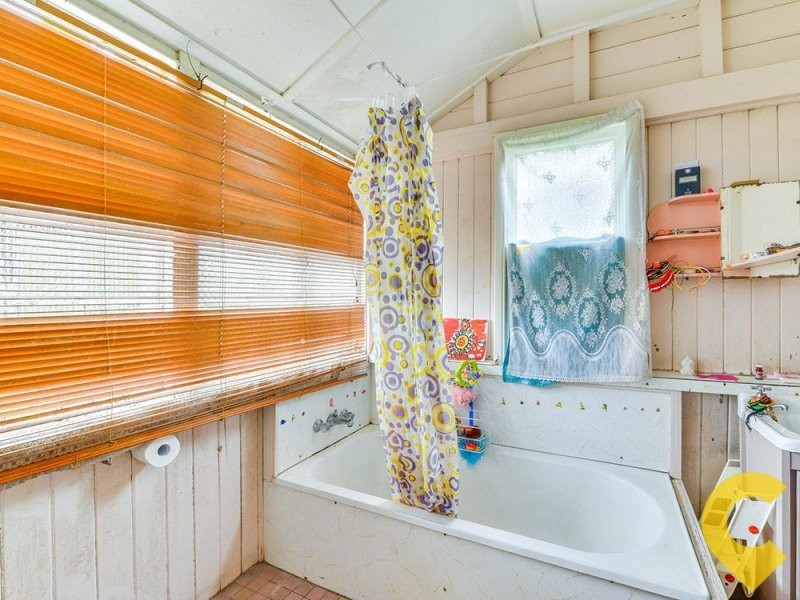 42 Grange Road, Grange QLD 4051