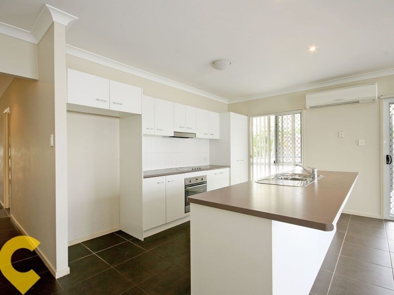 15 Ovals Terrace, Springfield Lakes QLD 4300