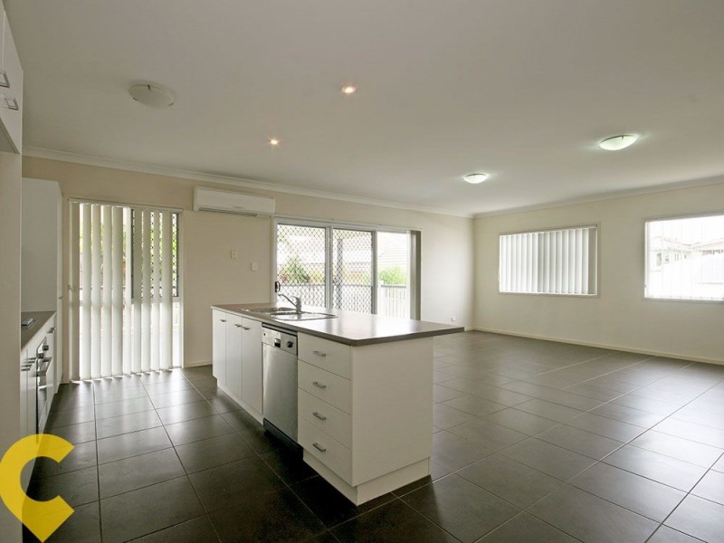15 Ovals Terrace, Springfield Lakes QLD 4300