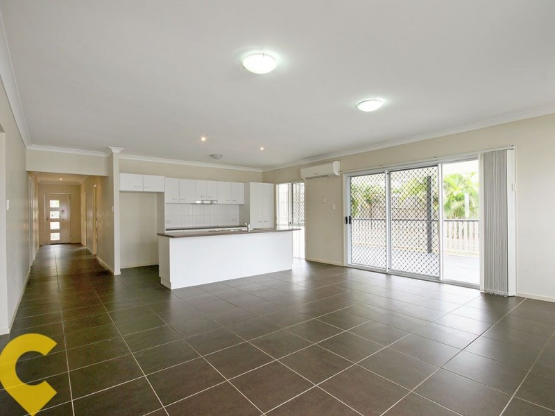 15 Ovals Terrace, Springfield Lakes QLD 4300