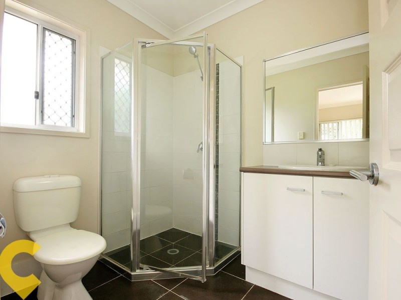 15 Ovals Terrace, Springfield Lakes QLD 4300